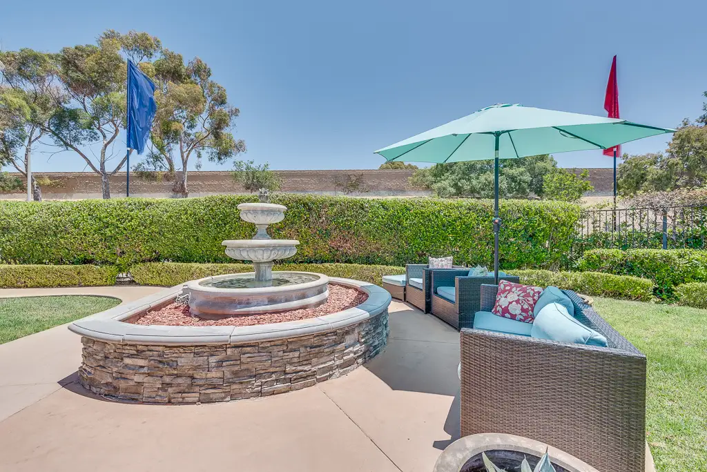 PSLNewPortMesa-HOME-Discover-Community Dining area of an apartment at Healdsburg